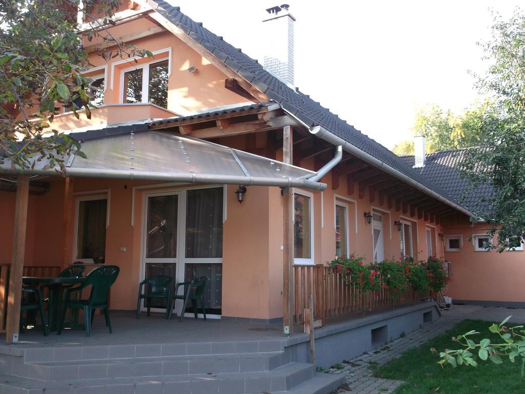 Apollo Vendégház Edelény Exterior foto